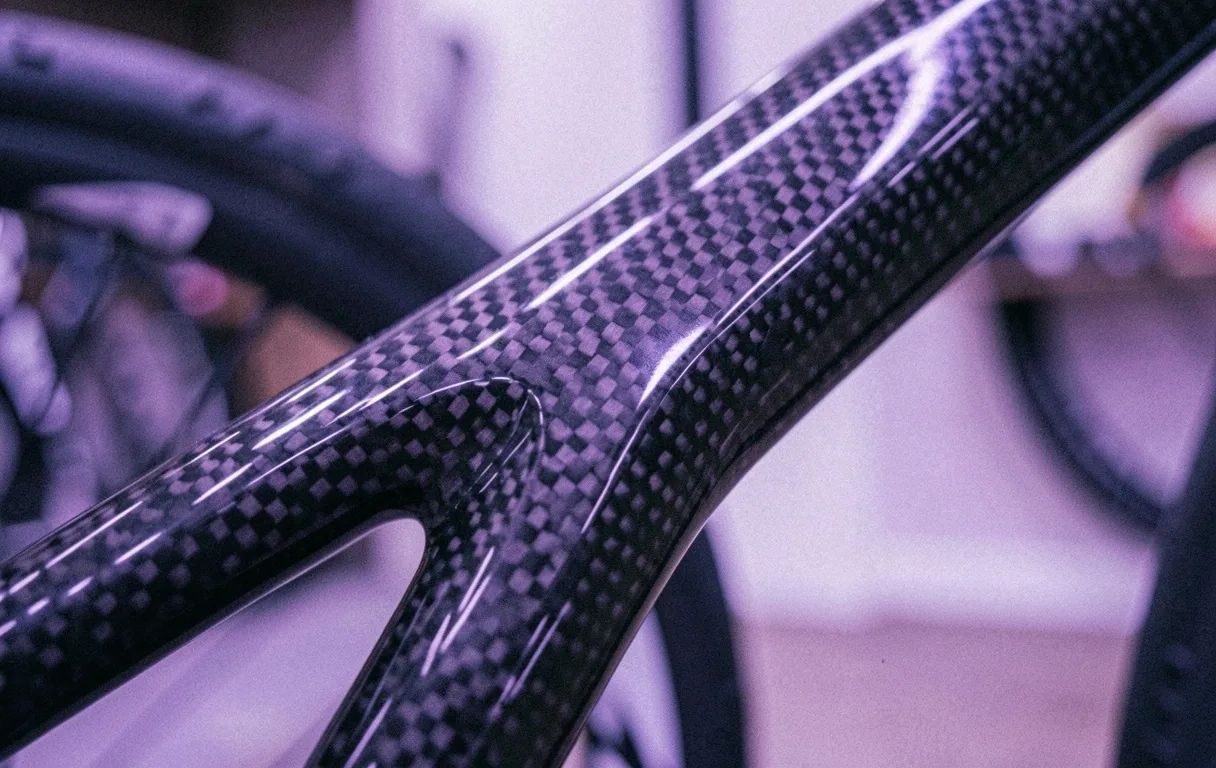 Ultra-Light Carbon Gravel